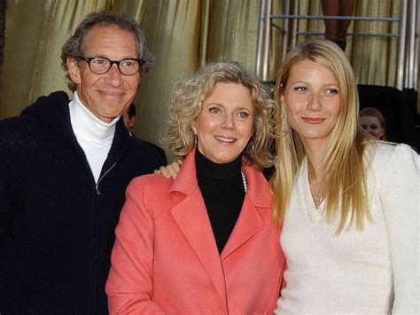 gwyneth paltrow dad.